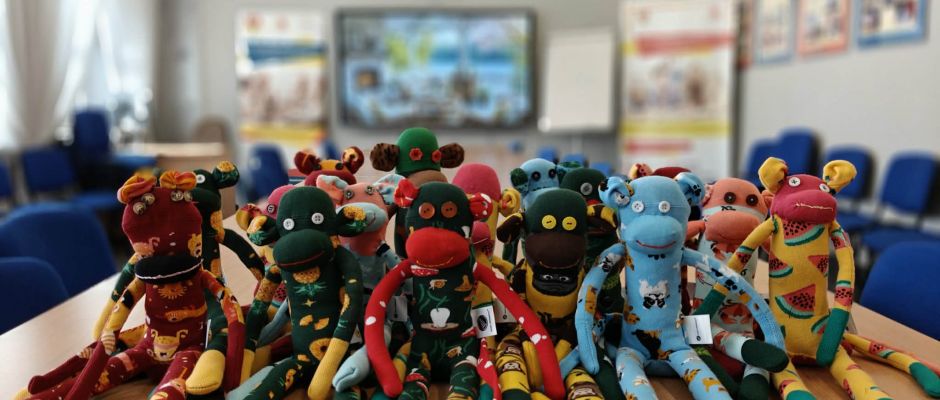 Charytatywna akcja szycia małpek