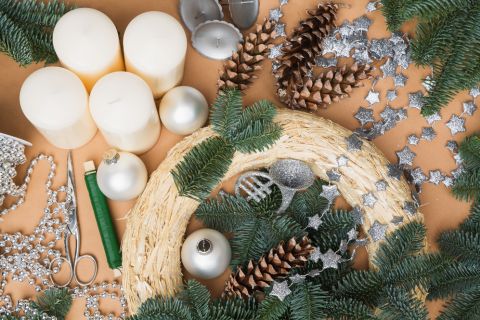 WARSZTATY FLORYSTYCZNE DLA SENIORÓW - STROIKI ŚWIĄTECZNE