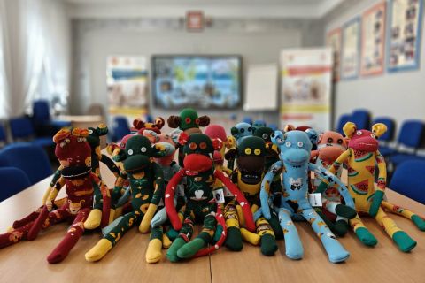 Charytatywna akcja szycia małpek