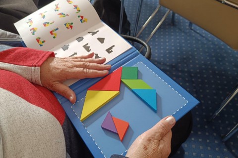 Trening pamięci i koncentracji seniorów na wesoło