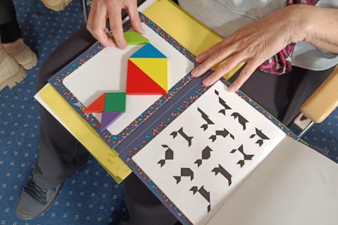 Trening pamięci i koncentracji seniorów na wesoło