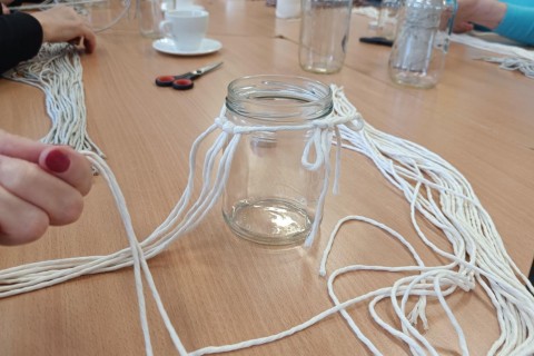 Warsztaty kreatywne dla seniorów - makrama dla początkujących