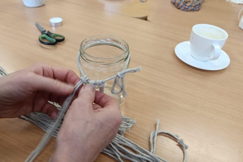 Warsztaty kreatywne dla seniorów - makrama dla początkujących