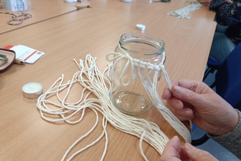 Warsztaty kreatywne dla seniorów - makrama dla początkujących