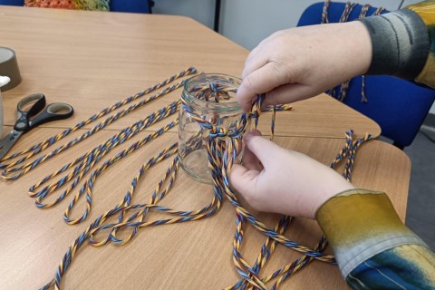 Warsztaty kreatywne dla seniorów - makrama dla początkujących