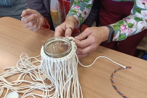 Warsztaty kreatywne dla seniorów - makrama dla początkujących