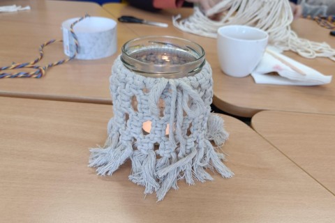 Warsztaty kreatywne dla seniorów - makrama dla początkujących