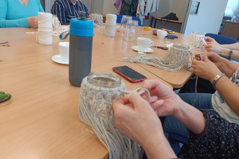 Warsztaty kreatywne dla seniorów - makrama dla początkujących