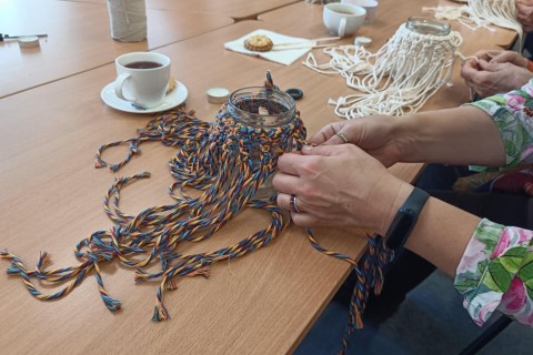 Warsztaty kreatywne dla seniorów - makrama dla początkujących