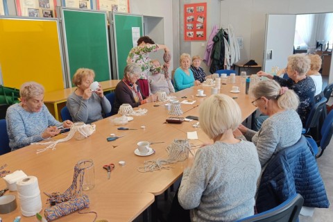 Warsztaty kreatywne dla seniorów - makrama dla początkujących