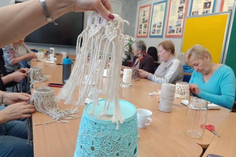 Warsztaty kreatywne dla seniorów - makrama dla początkujących
