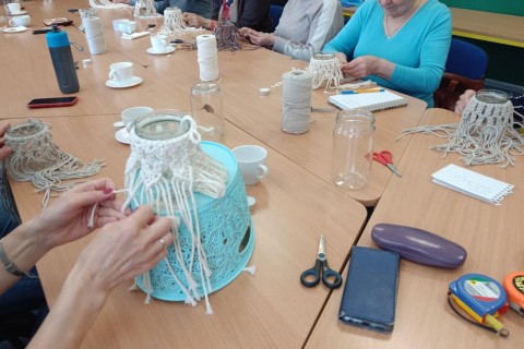 Warsztaty kreatywne dla seniorów - makrama dla początkujących