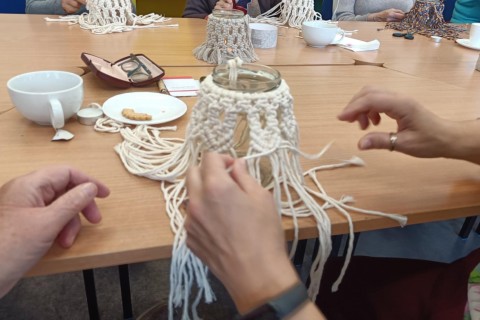 Warsztaty kreatywne dla seniorów - makrama dla początkujących