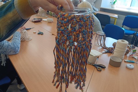 Warsztaty kreatywne dla seniorów - makrama dla początkujących