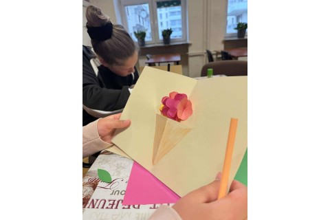 Warsztaty kreatywne dla dzieci 8+ Kartki 3D na Dzień Matki