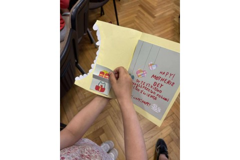 Warsztaty kreatywne dla dzieci 8+ Kartki 3D na Dzień Matki