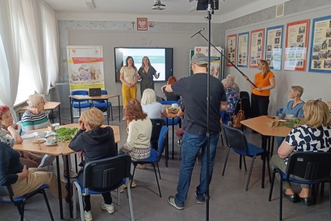 Warsztaty zielarskie dla seniorów -„Moc ukryta w nasionach i liściach”