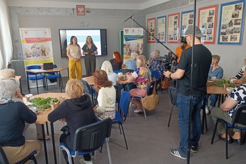 Warsztaty zielarskie dla seniorów -„Moc ukryta w nasionach i liściach”