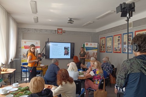 Warsztaty zielarskie dla seniorów -„Moc ukryta w nasionach i liściach”