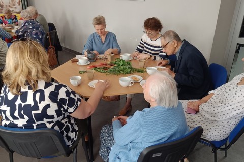 Warsztaty zielarskie dla seniorów -„Moc ukryta w nasionach i liściach”