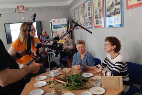 Warsztaty zielarskie dla seniorów -„Moc ukryta w nasionach i liściach”