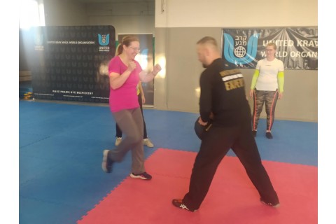 ZAJĘCIA SAMOOBRONY DLA KOBIET