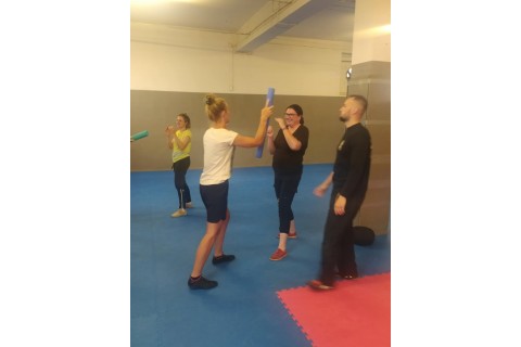 ZAJĘCIA SAMOOBRONY DLA KOBIET