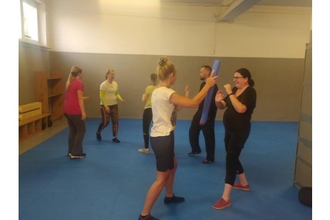 ZAJĘCIA SAMOOBRONY DLA KOBIET