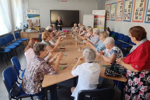 Warsztaty kreatywne dla seniorów - Kwiaty z drucików kreatywnych