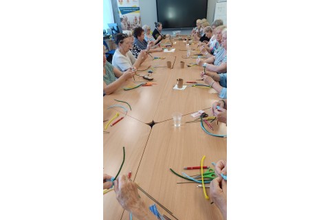 Warsztaty kreatywne dla seniorów - Kwiaty z drucików kreatywnych