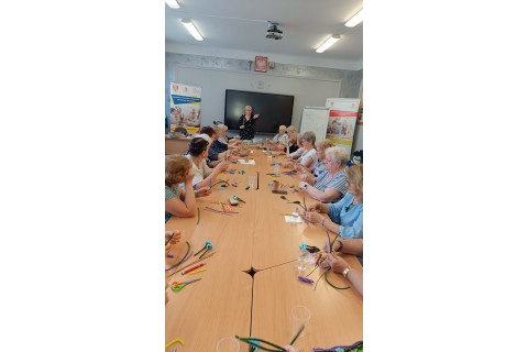 Warsztaty kreatywne dla seniorów - Kwiaty z drucików kreatywnych