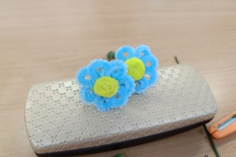 Warsztaty kreatywne dla seniorów - Kwiaty z drucików kreatywnych