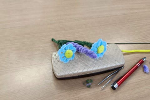 Warsztaty kreatywne dla seniorów - Kwiaty z drucików kreatywnych