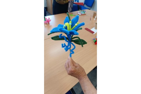 Warsztaty kreatywne dla seniorów - Kwiaty z drucików kreatywnych