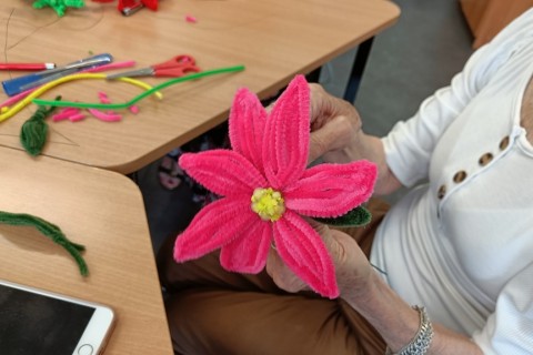 Warsztaty kreatywne dla seniorów - Kwiaty z drucików kreatywnych