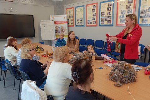 Charytatywna akcja szycia małpek