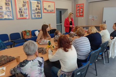 Charytatywna akcja szycia małpek