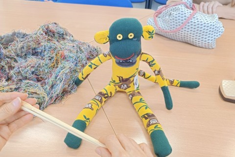 Charytatywna akcja szycia małpek