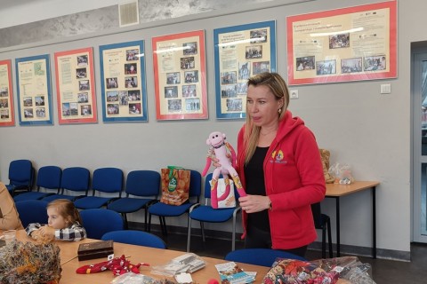 Charytatywna akcja szycia małpek