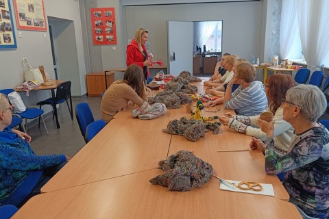 Charytatywna akcja szycia małpek