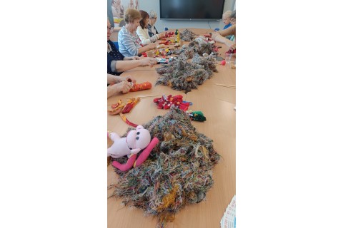 Charytatywna akcja szycia małpek