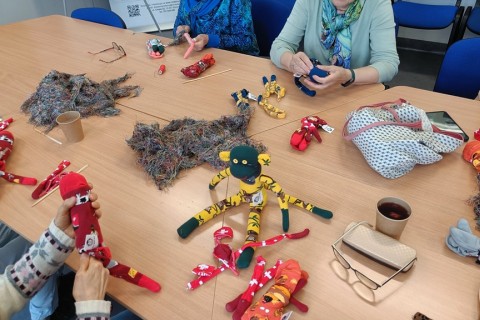 Charytatywna akcja szycia małpek