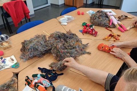 Charytatywna akcja szycia małpek