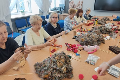 Charytatywna akcja szycia małpek