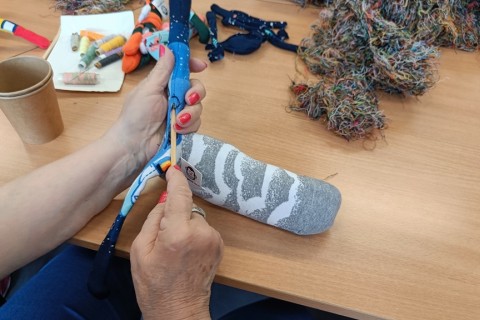 Charytatywna akcja szycia małpek