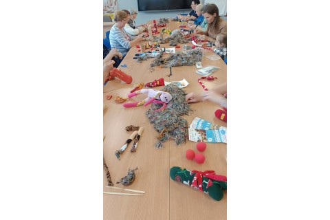 Charytatywna akcja szycia małpek