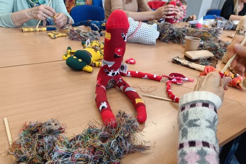 Charytatywna akcja szycia małpek