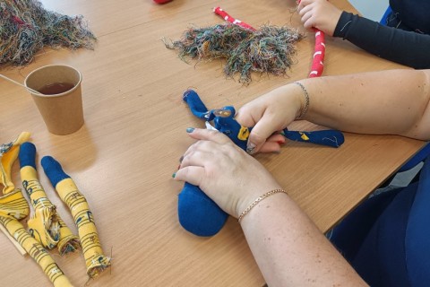 Charytatywna akcja szycia małpek