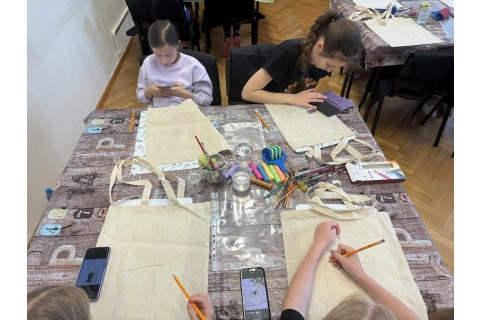 Warsztaty kreatywne dla dzieci 9+ Malowanie toreb eko