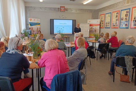 Warsztaty zielarskie dla seniorów -„Kwiaty, które karmią i leczą”